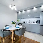 Brand New Downtown Apartment Warna