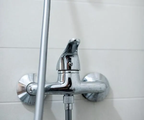 Brand New Downtown Daire