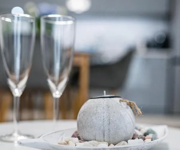 Brand New Downtown Daire Varna