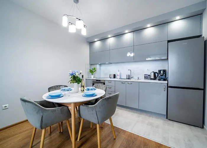 Brand New Downtown Apartment Warna